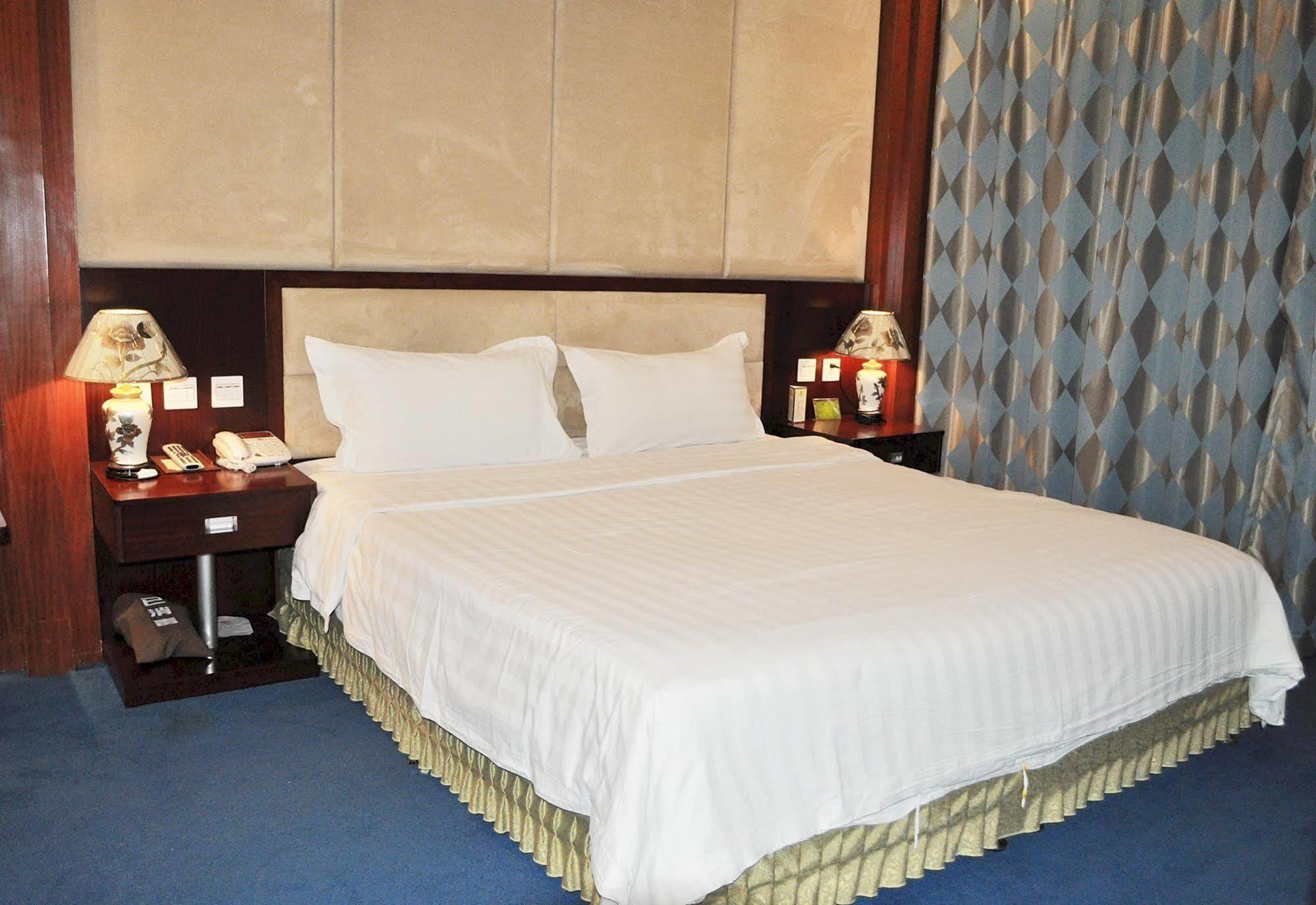 Changchun Ya Tai Hotel Exterior foto